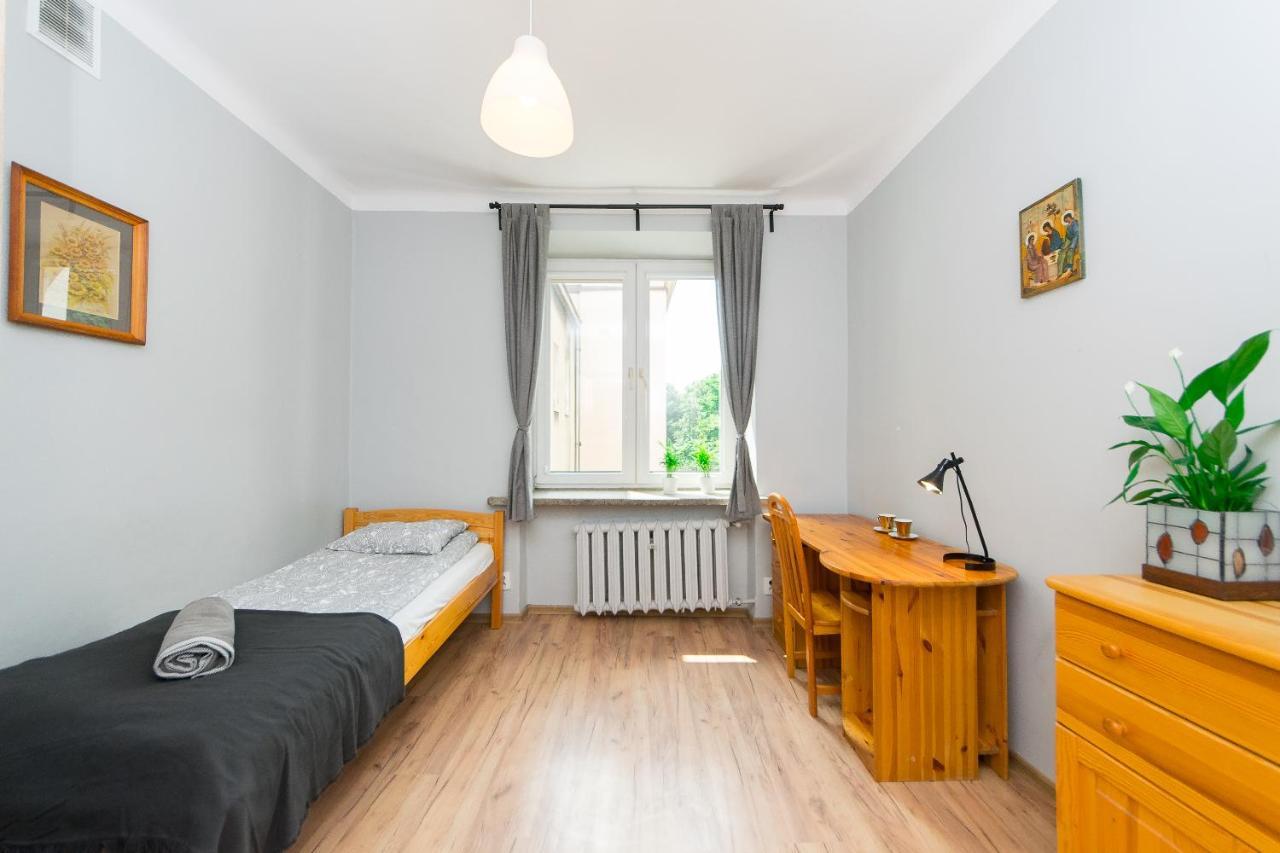 3-Bedroom Flat In City Center P4You Pl クラクフ エクステリア 写真