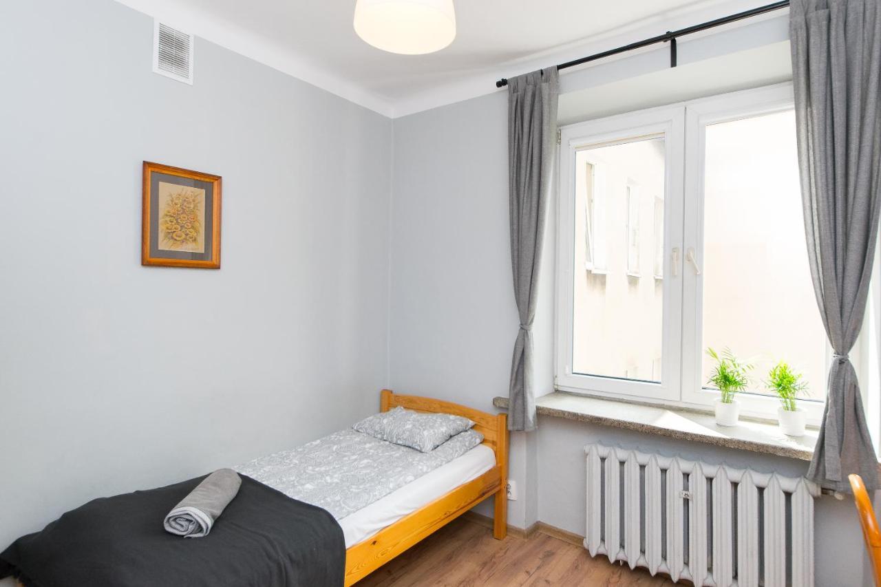 3-Bedroom Flat In City Center P4You Pl クラクフ エクステリア 写真